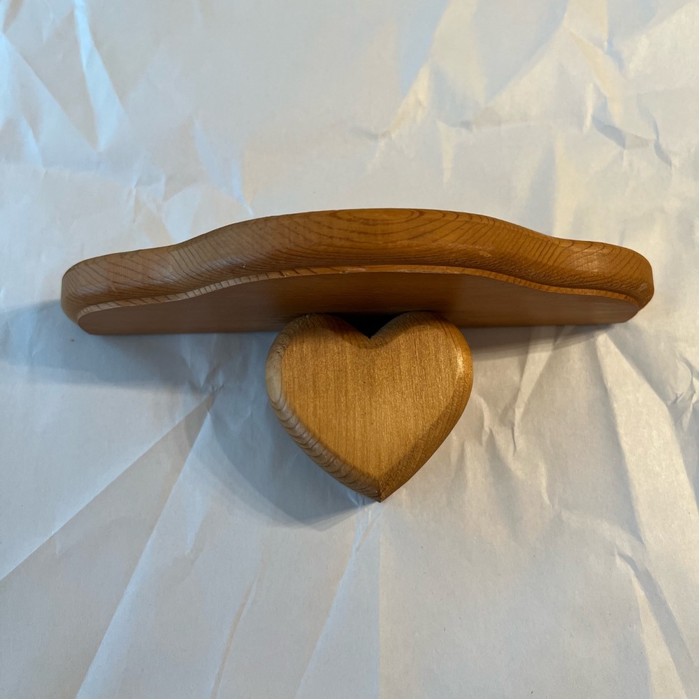Small wood heart shelve